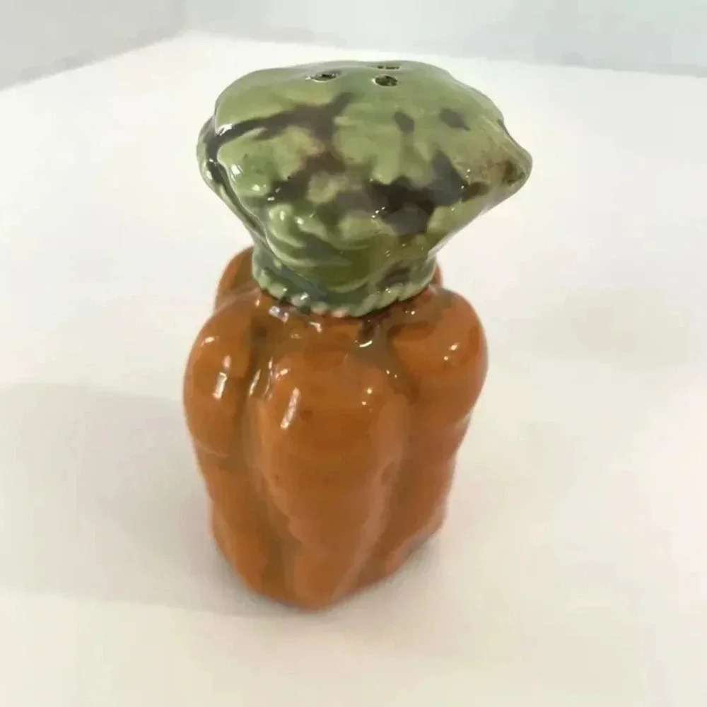 Vintage‎ Ceramic Carrot Bunch Salt Pepper Shaker Vegetable Cottage Kitchen Vibes
